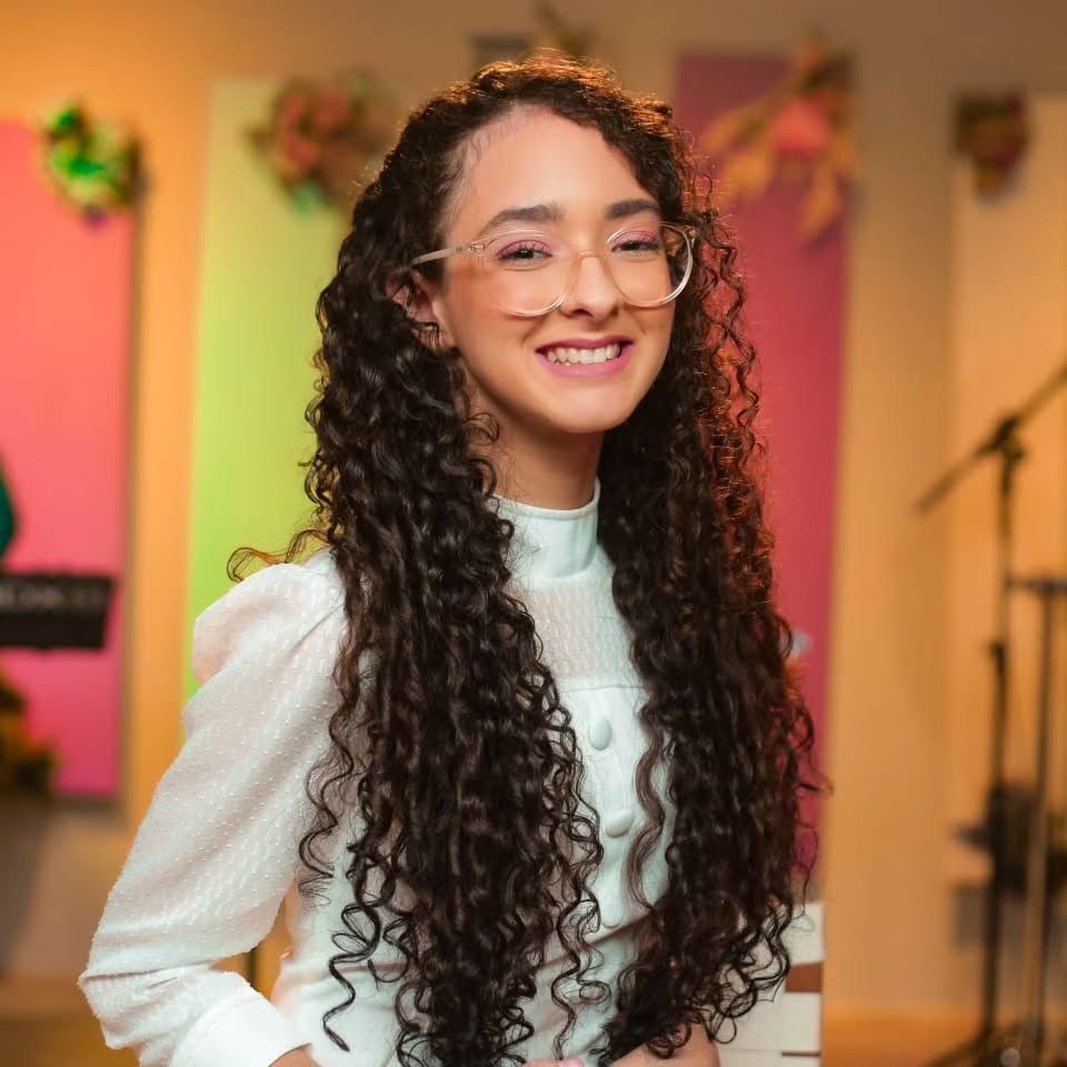 Karol Araujo - Cantora Gospel