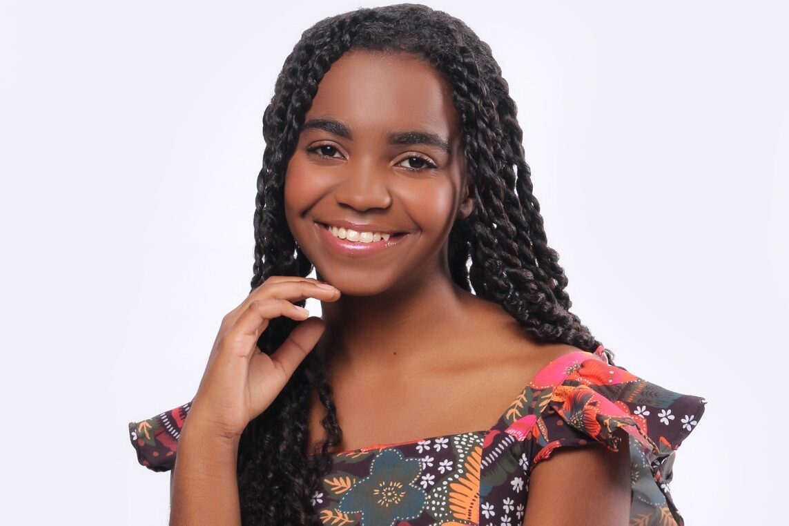 Cantora Emilly Cardoso